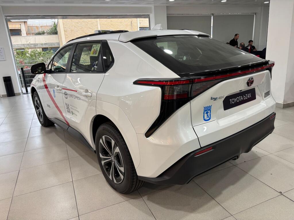 4dcef4bc-45e7-4275-b902-5a0c53432195