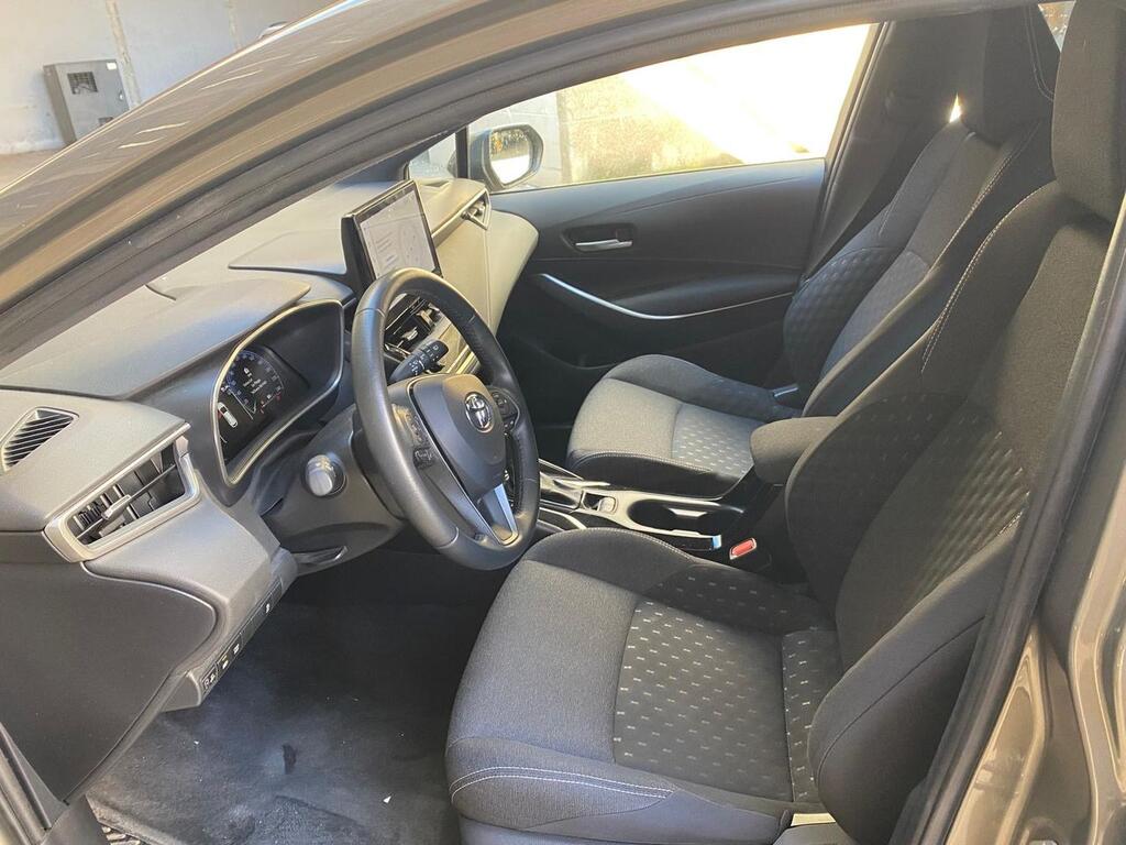 b9c5f856-e4bf-40ca-9259-e5a67de73bfd