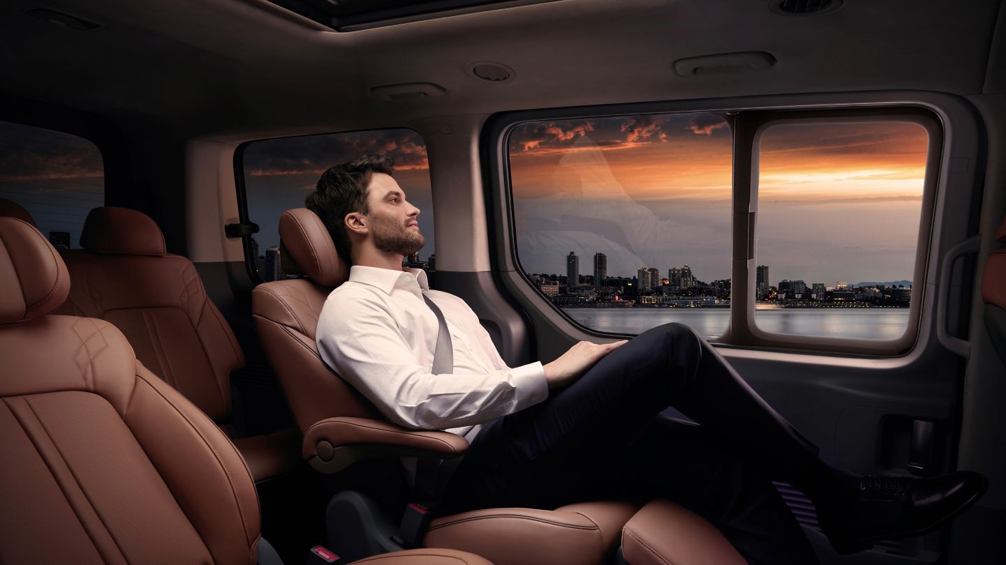 /img/gama/hyundai/staria/interior-hyundai-staria.jfif?vn=30b4642d-4aea-400b-a134-b0c07d11596f