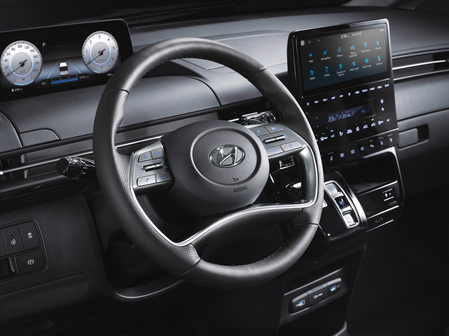 /img/gama/hyundai/staria/volante-hyundai-staria.jfif?vn=e8e94fe8-acaf-49f2-bf94-3433a1ee8a9b