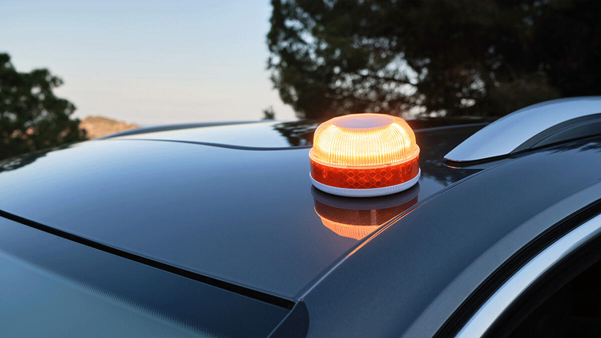 Regalo: Luz de emergencia V16 homologada